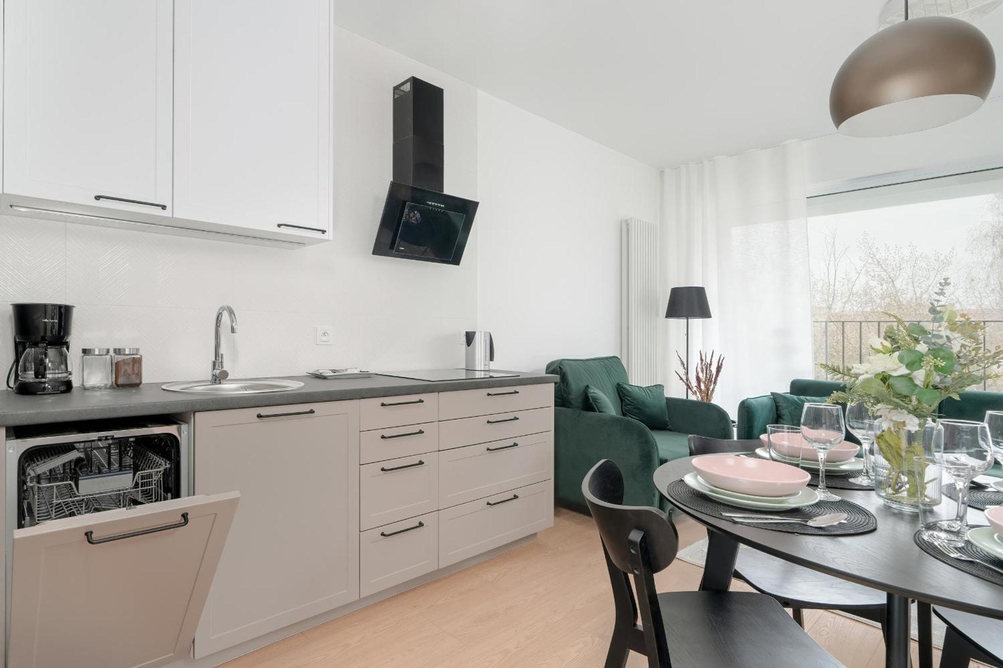 Spacious Apartment With Balcony By Rent Like Home بوزنان المظهر الخارجي الصورة