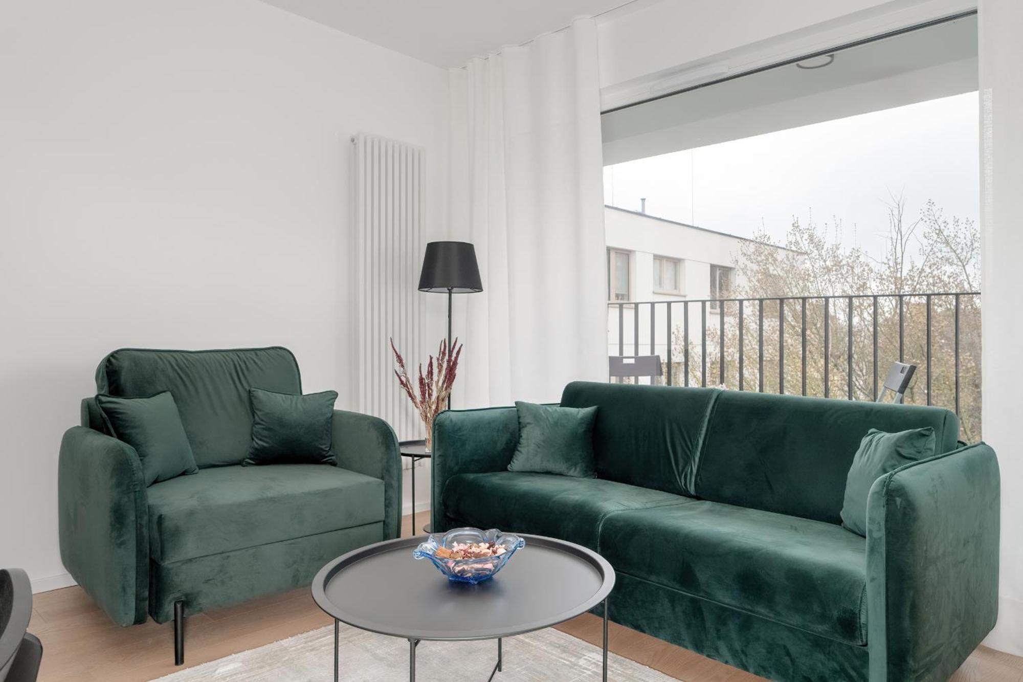 Spacious Apartment With Balcony By Rent Like Home بوزنان المظهر الخارجي الصورة